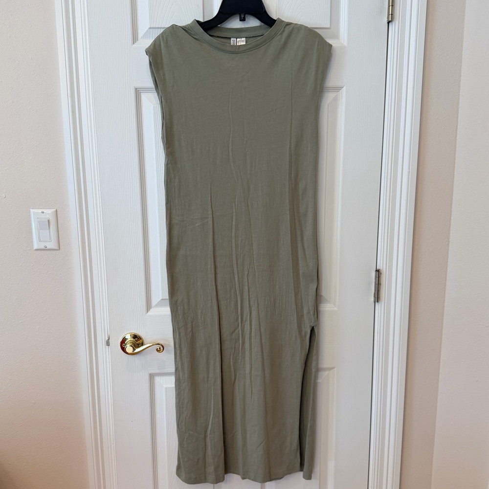 Green Sleeveless Maxi Dress